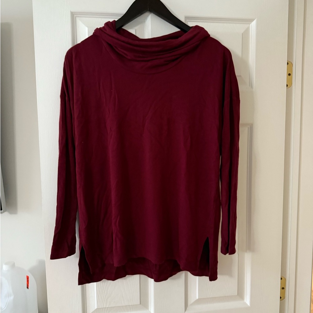 Lou & Grey Signaturesoft Turtleneck size small